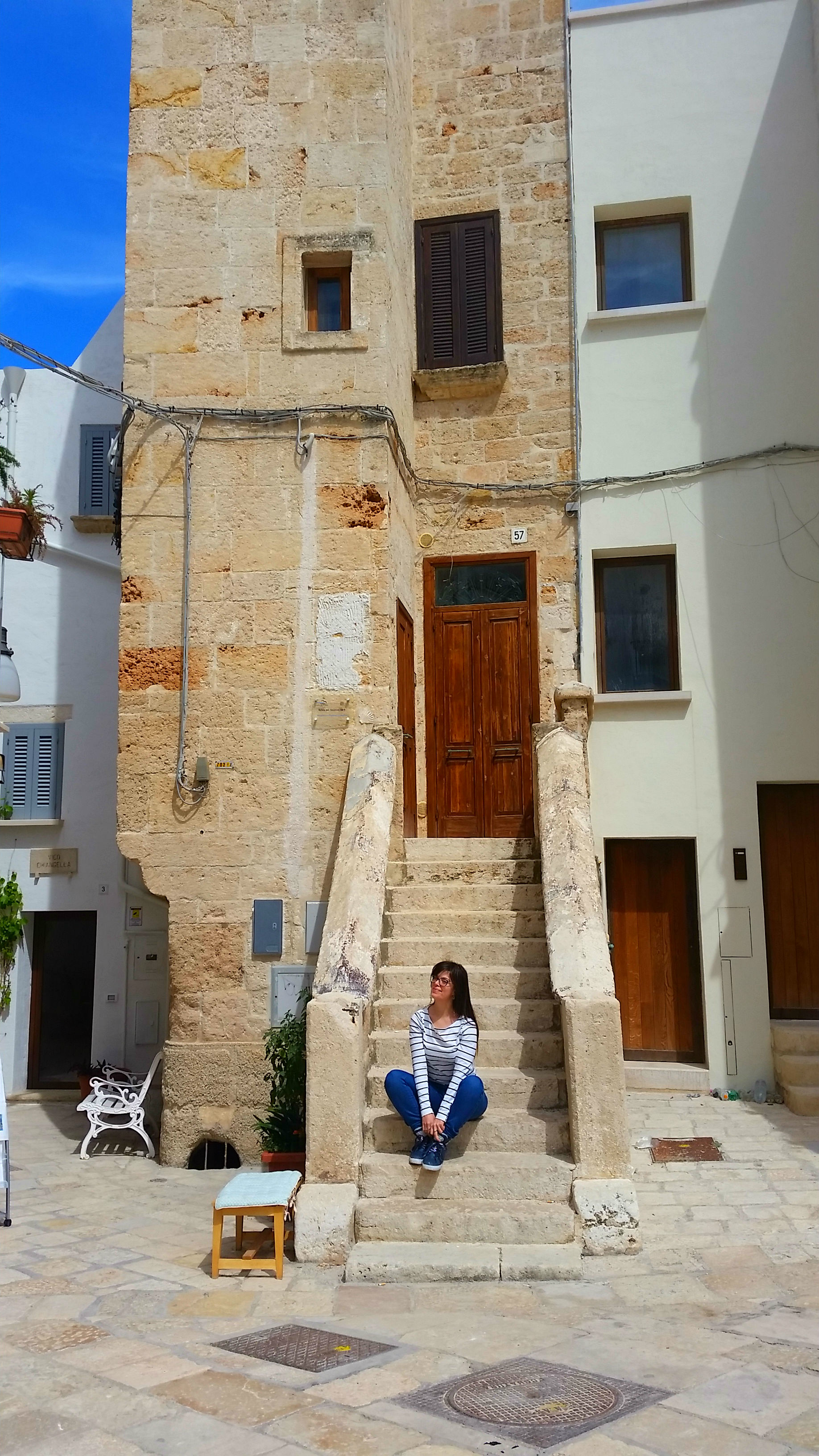 ermy wandering around in Polignano A Mare.png